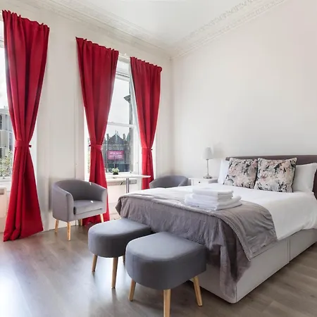 Modern Studio Apartment In Prime Central Location Edinburgh Exterior photo