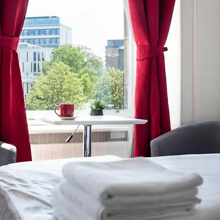 Modern Studio Apartment In Prime Central Location Edinburgh Exterior photo