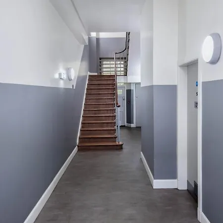 Modern Studio Apartment In Prime Central Location Edinburgh Exterior photo