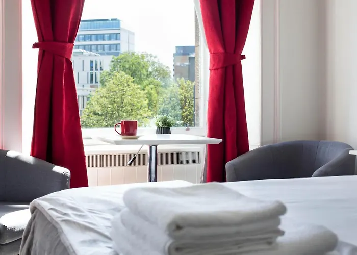 Modern Studio Apartment In Prime Central Location